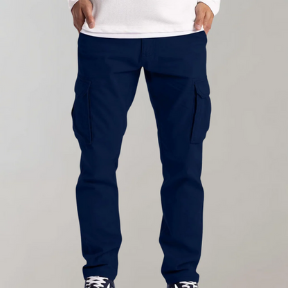 Herren klassische Cargohose mit praktischem Schnitt und Taschen, perfekt für Alltag und Freizeit.

