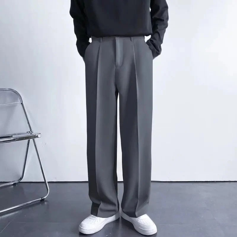 Herren klassische lässige Hose in geradem Schnitt, vielseitig kombinierbar für Alltag und Freizeit.