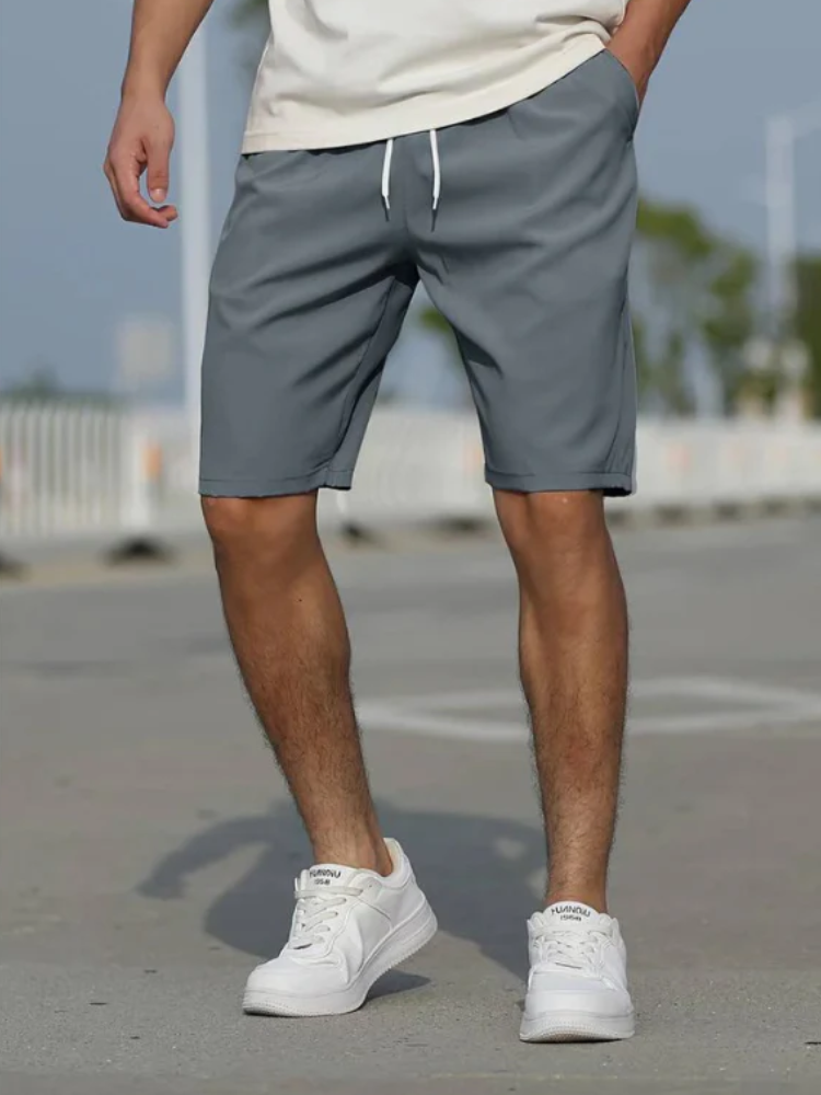 Herren lässige leichte kurze Sommerhosen – ideal für warme Tage mit sportlichem Stil.