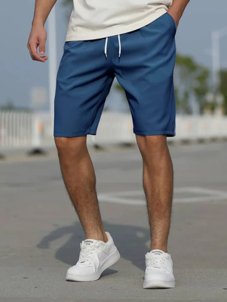Herren lässige leichte kurze Sommerhosen – ideal für warme Tage mit sportlichem Stil.