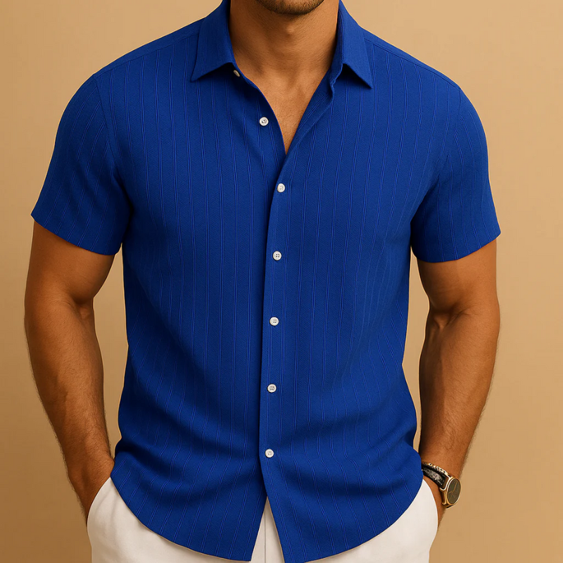  Herren luftiges Sommerhemd in modernem Design für stilvolle Sommeroutfits.

