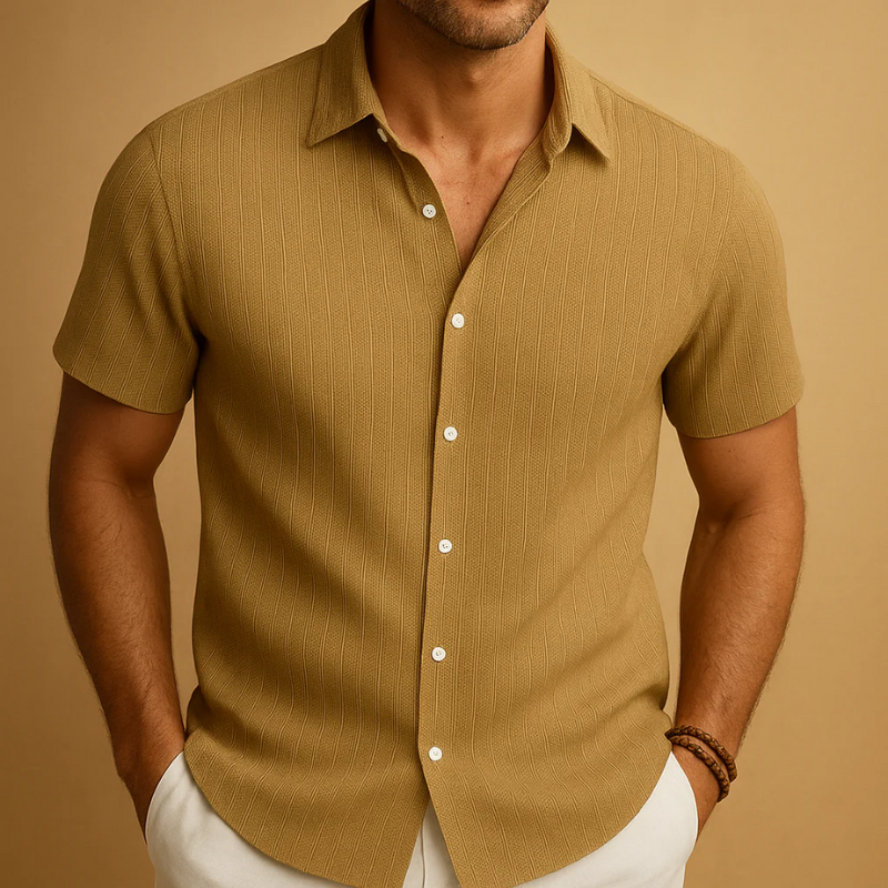  Herren luftiges Sommerhemd in modernem Design für stilvolle Sommeroutfits.


