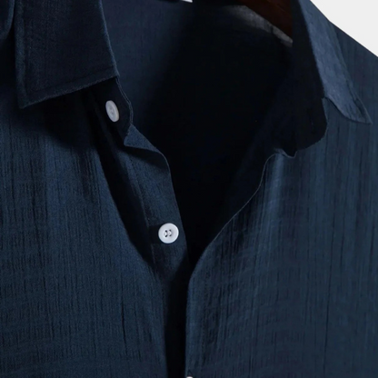 Herren luftiges Sommerhemd in modernem Schnitt für warme Tage und lässige Outfits