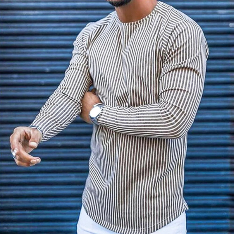 Moderner Herren Slim-Fit Pullover mit stilvoller Passform, ideal für Alltag und Freizeit.