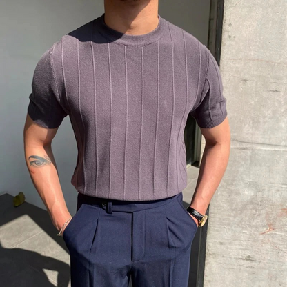 Herren stylisches Sommer-T-Shirt mit modernem Schnitt, ideal für warme Tage und vielfältige Kombinationen.
