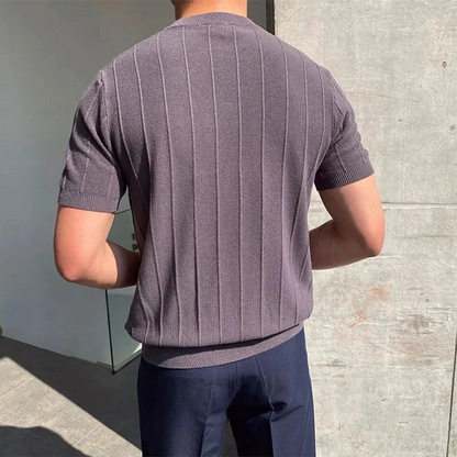Herren stylisches Sommer-T-Shirt mit modernem Schnitt, ideal für warme Tage und vielfältige Kombinationen.