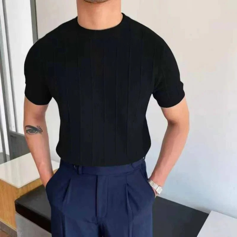 Herren stylisches Sommer-T-Shirt mit modernem Schnitt, ideal für warme Tage und vielfältige Kombinationen.