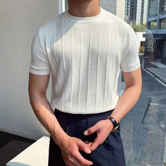 Herren stylisches Sommer-T-Shirt mit modernem Schnitt, ideal für warme Tage und vielfältige Kombinationen.