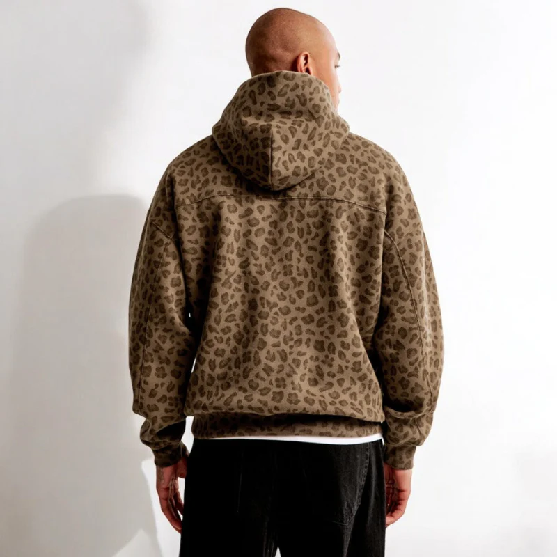 Herren urbaner Leoparden-Hoodie mit modernem Leopardenmuster