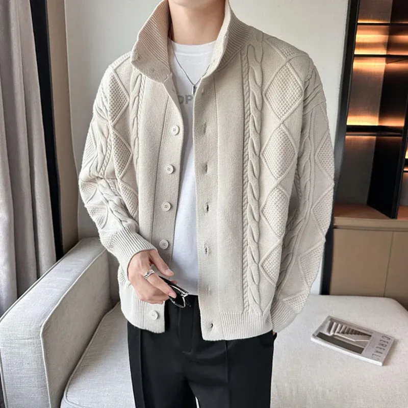 Herren warmer gemütlicher Cardigan in klassischem Design für Freizeit und Büro.