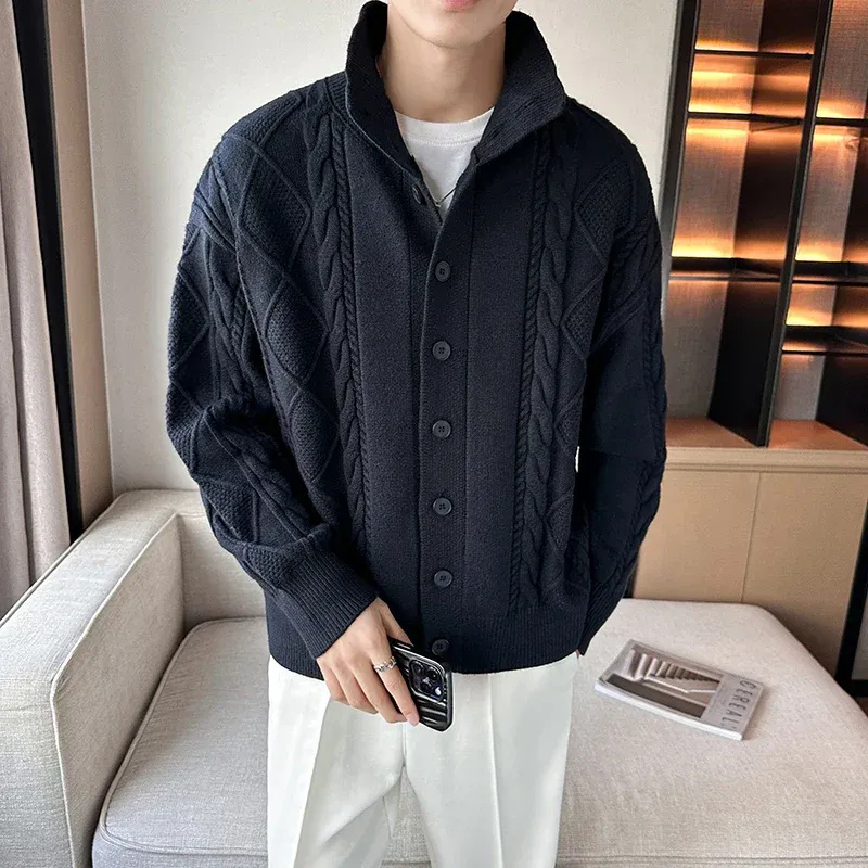 Herren warmer gemütlicher Cardigan in klassischem Design für Freizeit und Büro.