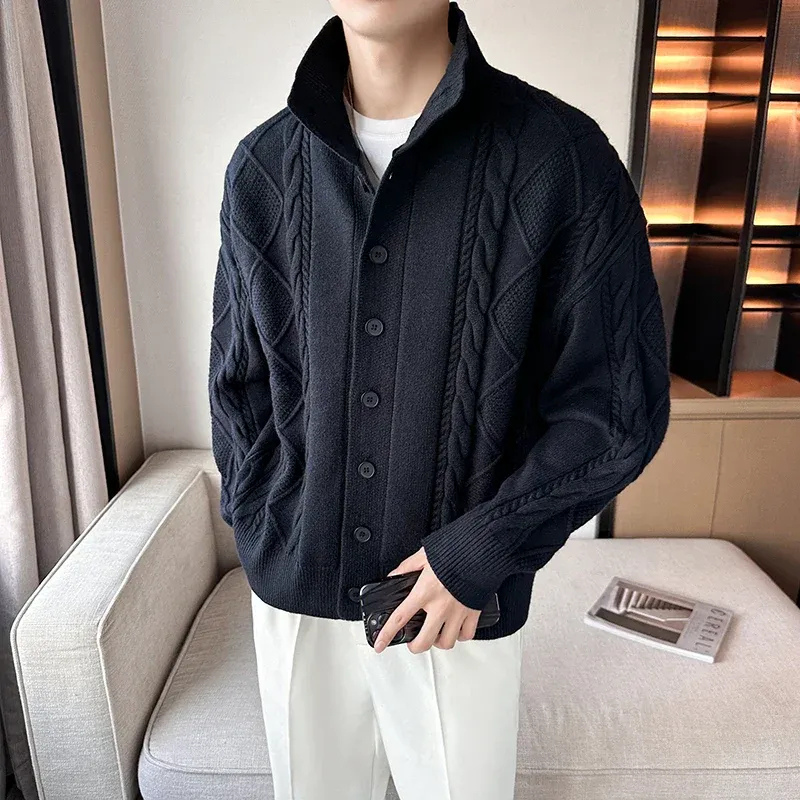 Herren warmer gemütlicher Cardigan in klassischem Design für Freizeit und Büro.