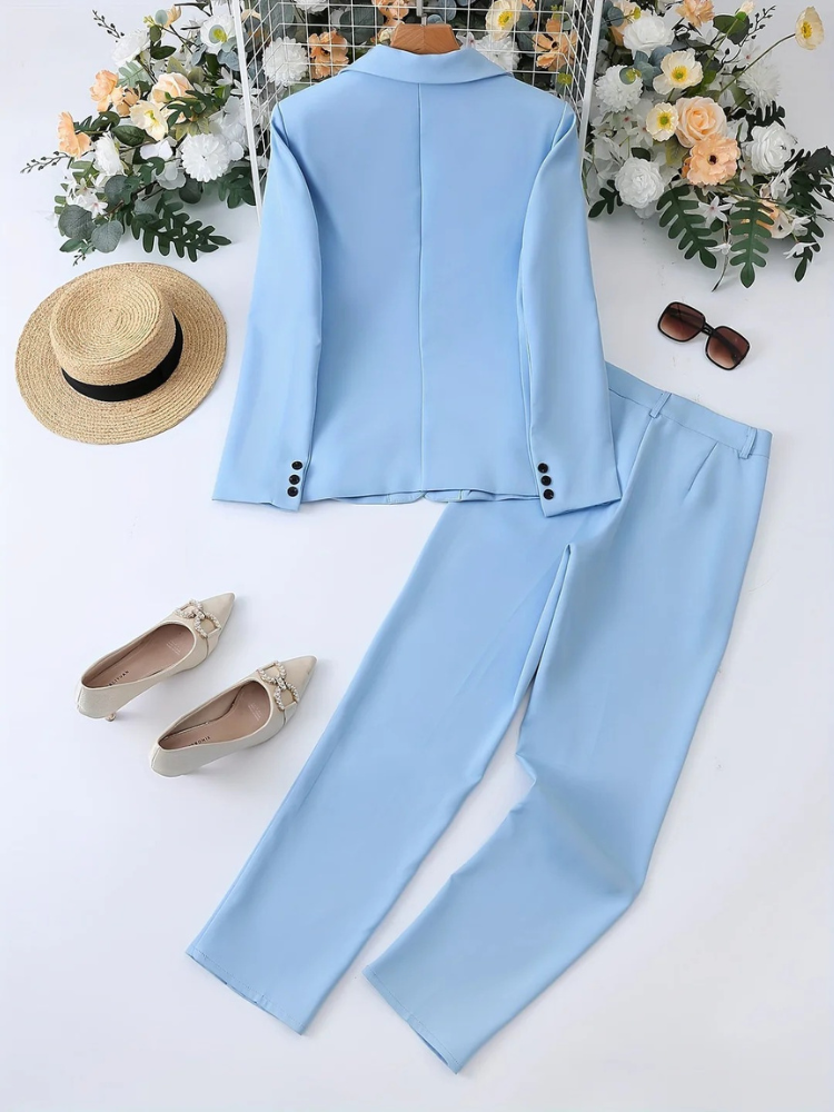 Klassisch eleganter Anzug für Damen – stilvolles Set mit Blazer und Hose für Business und Alltag.