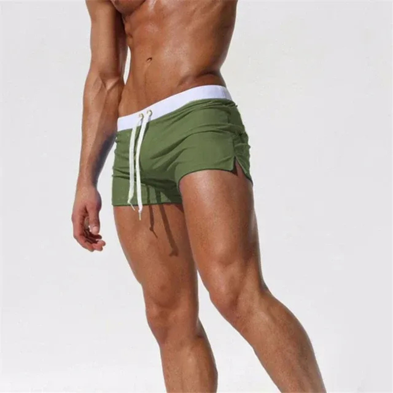 Klassische Badeshorts für Herren in sportlichem Sommerdesign









