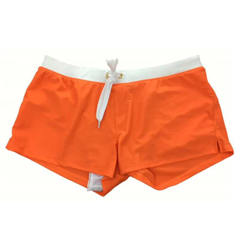 Klassische Badeshorts für Herren in sportlichem Sommerdesign









