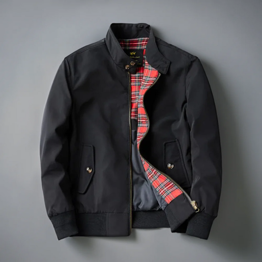 Klassische Bomberjacke für Herren mit modernem Schnitt und praktischem Design für Alltag und Freizeit.