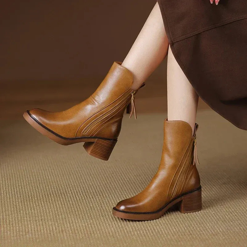 Klassische elegante Stiefeletten für Damen in zeitlosem Design