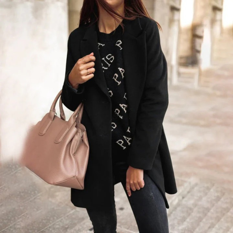 Klassischer eleganter Damenmantel mit zeitlosem Design für stilvolle Outfits