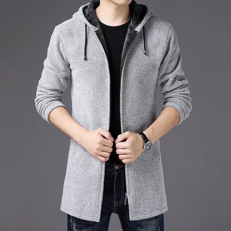 Klassischer langer Kapuzenpulli für Herren in modernem Schnitt