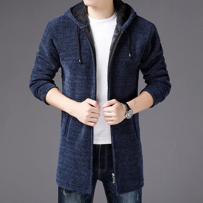 Klassischer langer Kapuzenpulli für Herren in modernem Schnitt