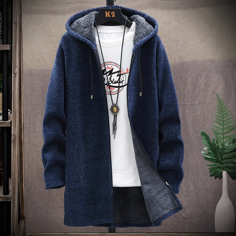 Klassischer langer Kapuzenpulli für Herren in modernem Schnitt