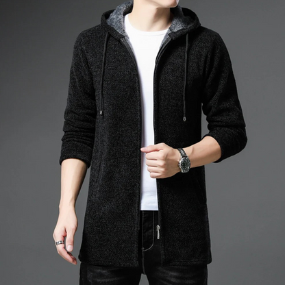 Klassischer langer Kapuzenpulli für Herren in modernem Schnitt