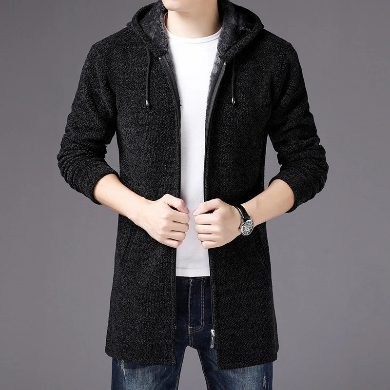 Klassischer langer Kapuzenpulli für Herren in modernem Schnitt