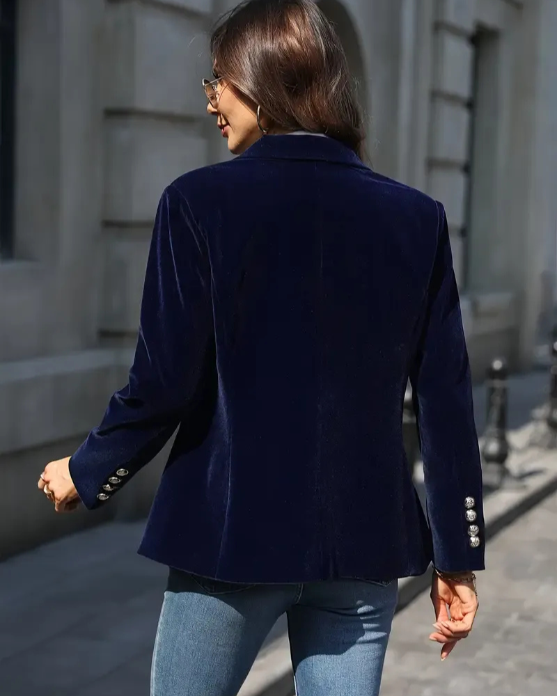 Klassischer taillierter Damenblazer für elegantes und vielseitiges Styling