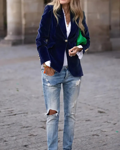 Klassischer taillierter Damenblazer für elegantes und vielseitiges Styling