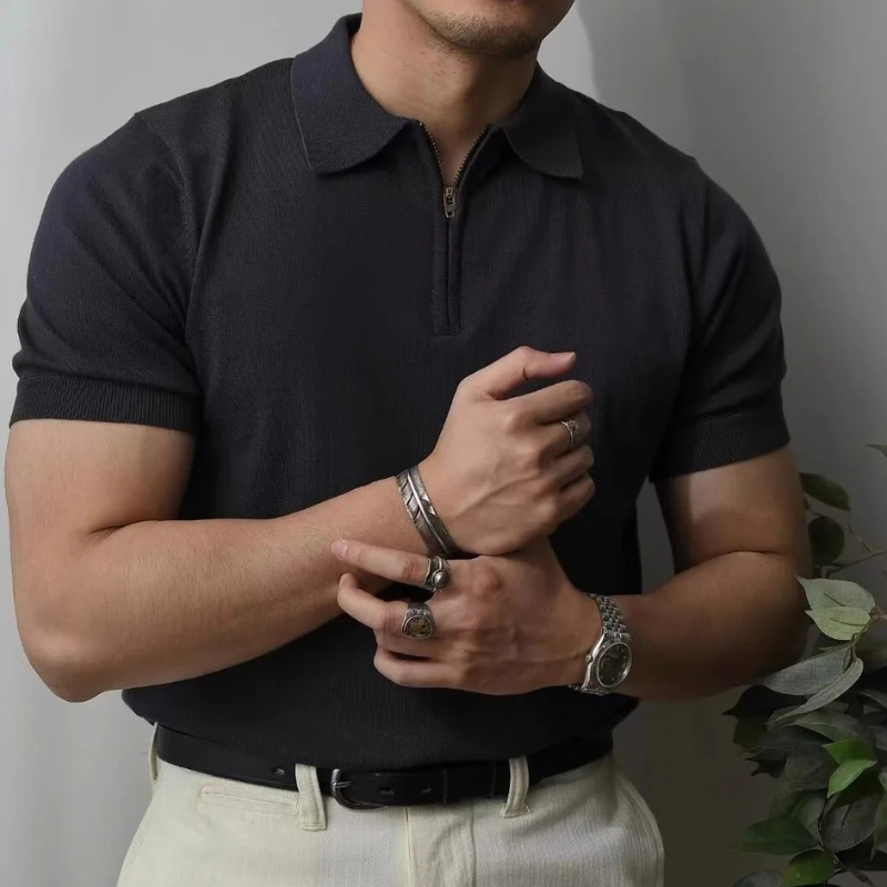 Klassisches Herren-Poloshirt mit modernem Reißverschluss-Detail, perfekt für elegante und legere Outfits