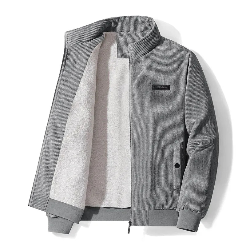 Kuschelige und elegante Herrenjacke aus Kord im klassischen Design für Alltag und Freizeit.

