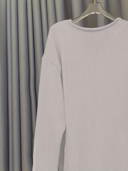 Lässiger Statement-Pullover für Damen mit modernem Aufdruck, ideal für einen stilvollen und bequemen Alltagslook.
