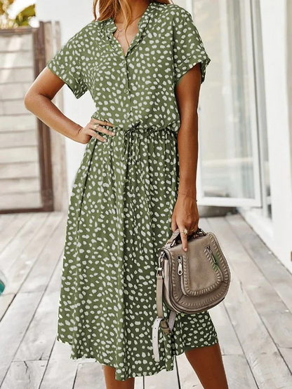 Luftiges Freizeitkleid für Damen, ideal für Sommer und Alltag.