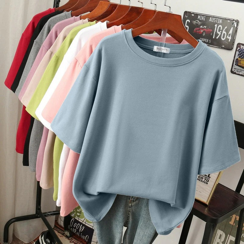  Lässiges Damen-T-Shirt in Übergröße mit lockerer Passform, ideal für entspannte Alltags-Outfits und maximalen Komfort.

