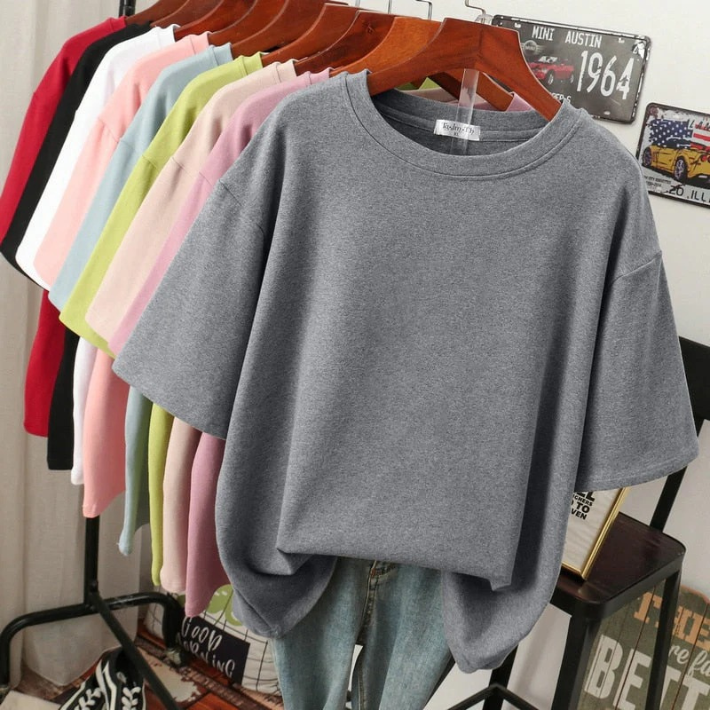  Lässiges Damen-T-Shirt in Übergröße mit lockerer Passform, ideal für entspannte Alltags-Outfits und maximalen Komfort.

