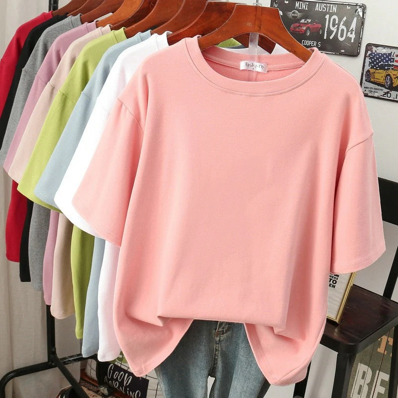  Lässiges Damen-T-Shirt in Übergröße mit lockerer Passform, ideal für entspannte Alltags-Outfits und maximalen Komfort.

