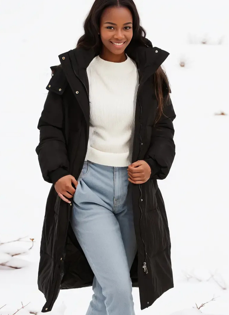 Lange schwarze Daunenjacke für Damen mit elegantem Design und praktischem Schnitt