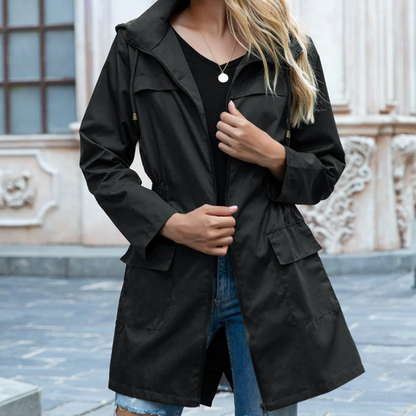 Leichte wetterfeste Jacke für Damen in modernem Design