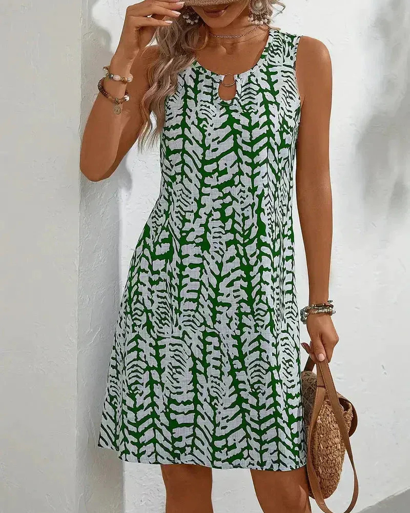 Luftiges ärmelloses Sommerkleid für Damen mit bequemem Schnitt und sommerlichem Design