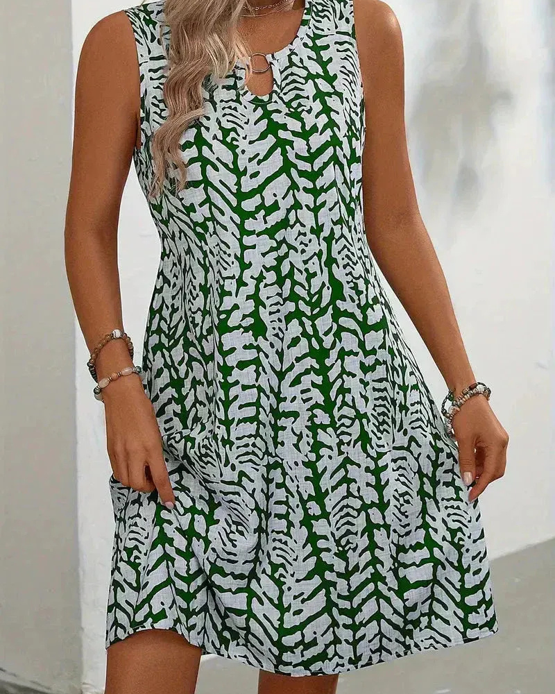 Luftiges ärmelloses Sommerkleid für Damen mit bequemem Schnitt und sommerlichem Design