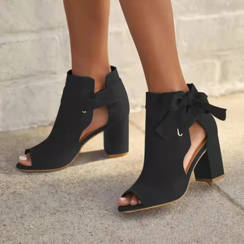 Moderne Damenstiefel mit Absatz und klassischem Design für vielseitige Outfits
