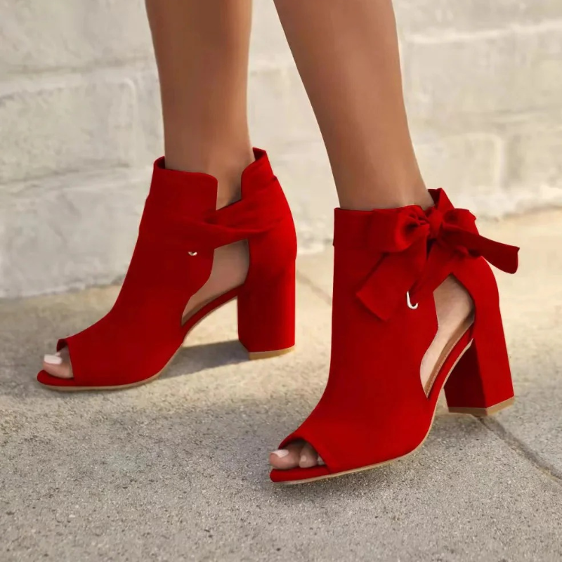 Moderne Damenstiefel mit Absatz und klassischem Design für vielseitige Outfits
