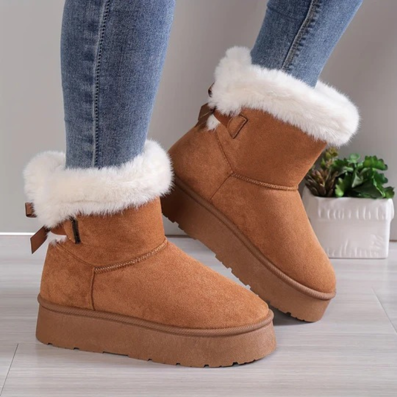 Moderne und stilvolle Stiefel für Damen in elegantem Design, ideal für Alltag und besondere Anlässe.