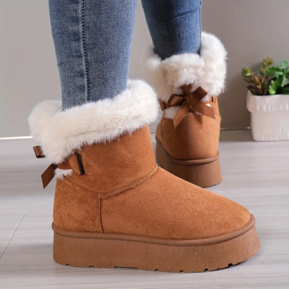 Moderne und stilvolle Stiefel für Damen in elegantem Design, ideal für Alltag und besondere Anlässe.
