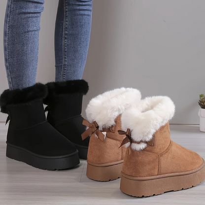 Moderne und stilvolle Stiefel für Damen in elegantem Design, ideal für Alltag und besondere Anlässe.