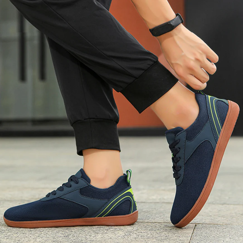 Modische bequeme Herren-Turnschuhe in modernem Design für Alltag und Freizeit.

