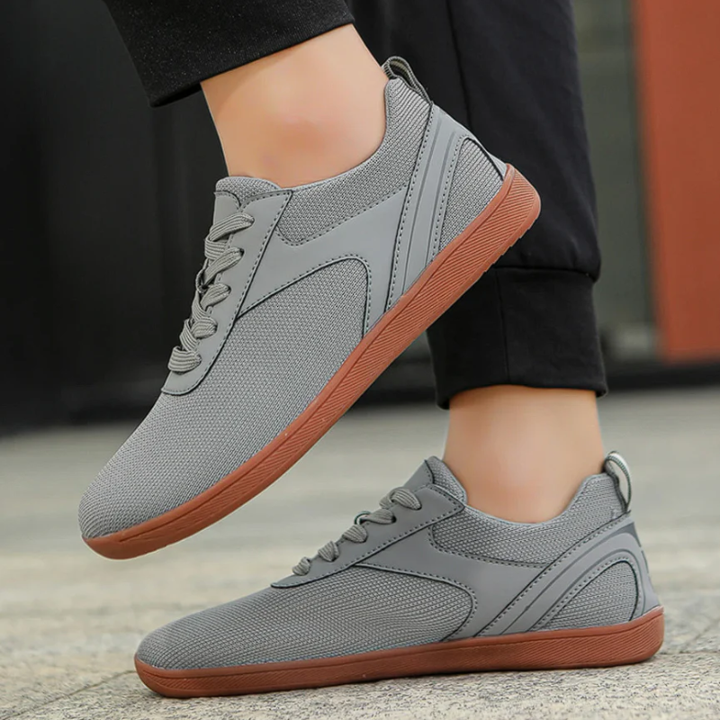 Modische bequeme Herren-Turnschuhe in modernem Design für Alltag und Freizeit.

