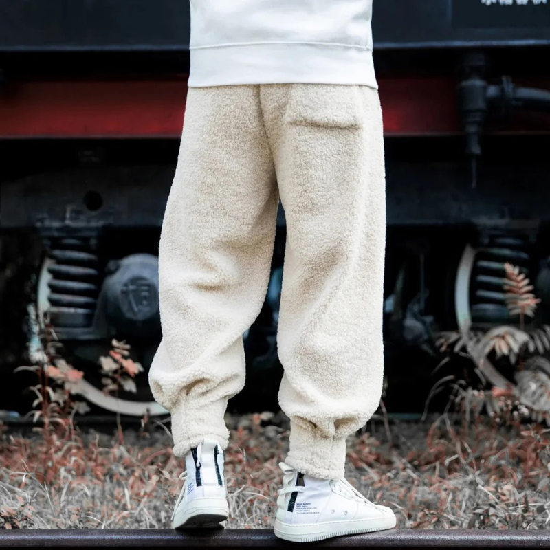 Modische warme Plüschhose für Herren in modernem Design