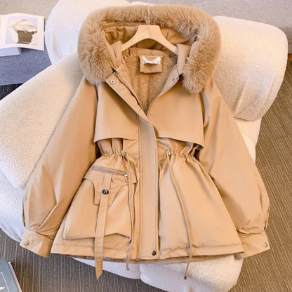 Modische Winterjacke mit Kapuze für Damen in stilvollem Design, ideal für kalte Tage