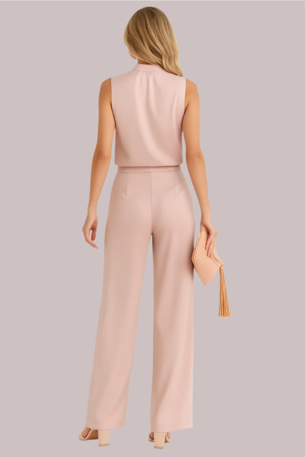 Modischer Jumpsuit für Damen mit schmeichelndem Schnitt, ideal für vielseitige Outfits und moderne Looks.